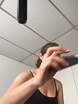 cuddlingbunny online show from March 2026 03:57:02 PM