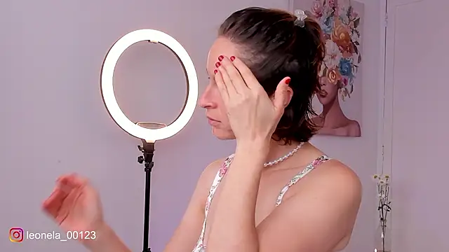 cuddlingbunny online show from February 2026 05:15:02 PM