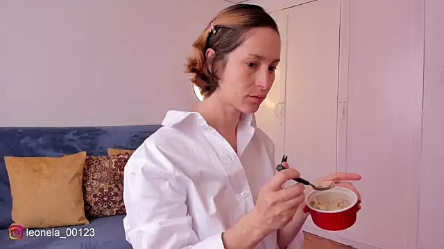 cuddlingbunny online show from January 2026 05:27:02 PM