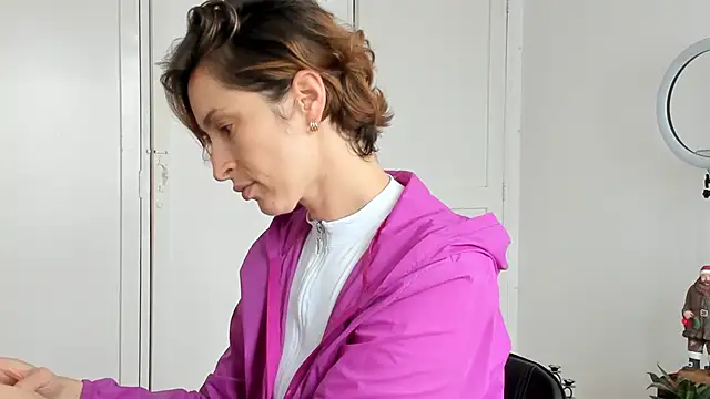 Snapshot of cuddlingbunny chatting on November 2025 03:23:01 PM cuddlingbunny online show from November 2025 03:23:01 PM