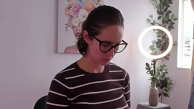 cuddlingbunny online show from March 2026 08:32:02 PM