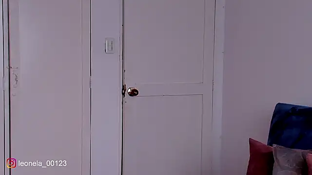 cuddlingbunny online show from February 2026 02:41:01 PM