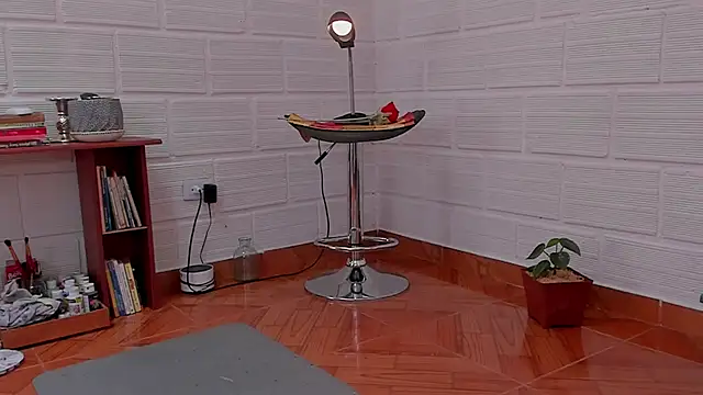 Snapshot of cuddlingbunny chatting on January 2025 07:04:01 PM cuddlingbunny online show from January 2025 07:04:01 PM