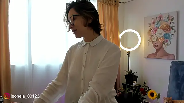 cuddlingbunny online show from February 2026 05:23:01 PM