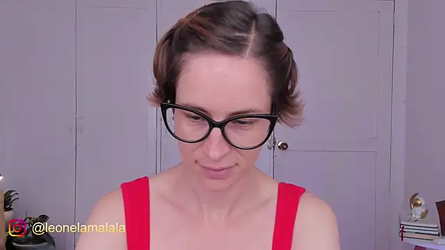 Snapshot of cuddlingbunny chatting on October 2025 05:46:02 PM cuddlingbunny online show from October 2025 05:46:02 PM