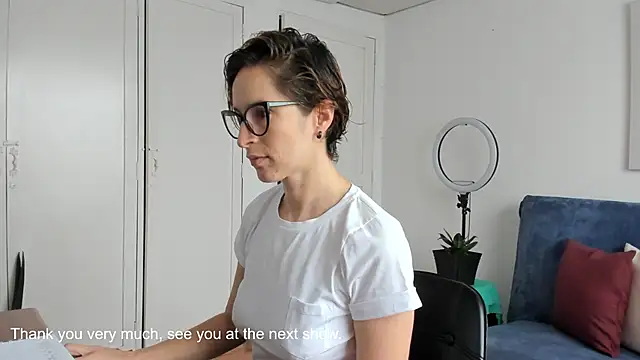 Snapshot of cuddlingbunny chatting on November 2025 02:09:01 PM cuddlingbunny online show from November 2025 02:09:01 PM