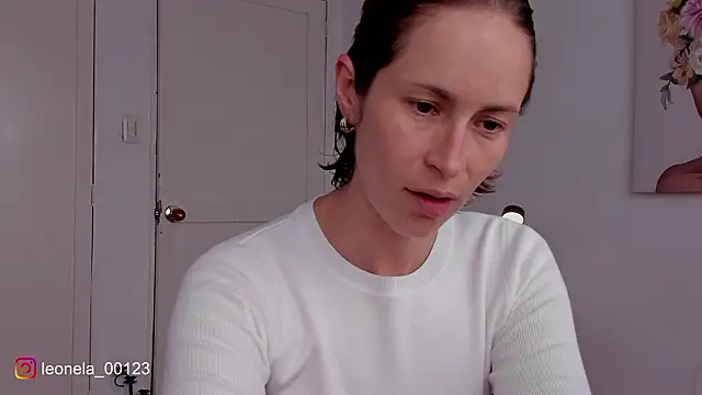 cuddlingbunny online show from February 2026 06:52:01 PM