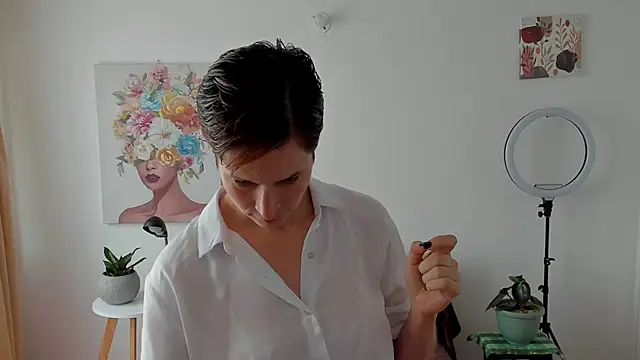 Snapshot of cuddlingbunny chatting on February 2025 03:27:02 PM cuddlingbunny online show from February 2025 03:27:02 PM