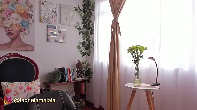 Snapshot of cuddlingbunny chatting on November 2025 03:26:02 PM cuddlingbunny online show from November 2025 03:26:02 PM