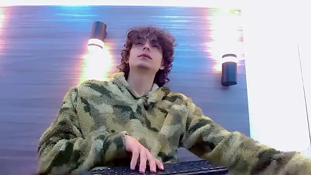 Sr BonnyEthan online show from April 2026 12:53:01 PM