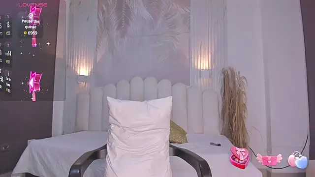 NastassjaCandy online show from April 2026 07:48:01 PM