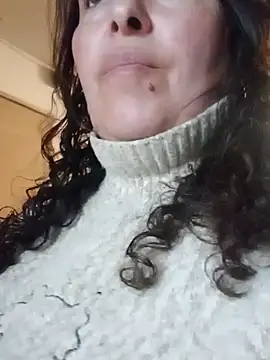 Snapshot of honeyhot_paty chatting on December 2024 09:15:02 PM honeyhot paty online show from December 2024 09:15:02 PM