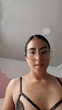DaraBeckett online show from May 2026 02:23:02 PM