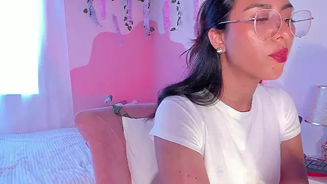 DaraBeckett online show from February 2026 09:00:02 PM