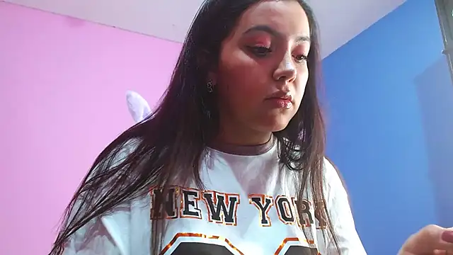 Snapshot of Isa-Jones chatting on October 2025 09:40:01 PM Isa-Jones online show from October 2025 09:40:01 PM