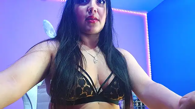 Snapshot of Isa-Jones chatting on October 2025 03:41:02 AM Isa-Jones online show from October 2025 03:41:02 AM