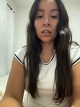 emely sexx20 online show from May 2026 01:00:01 AM
