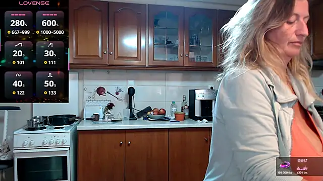 Snapshot of JennaDeluxe chatting on January 2026 07:45:02 AM JennaDeluxe online show from January 2026 07:45:02 AM