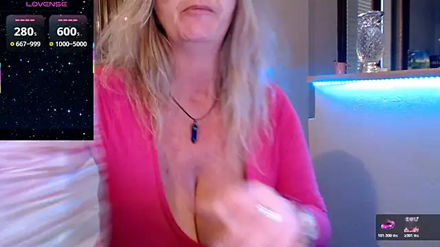 Snapshot of JennaDeluxe chatting on February 2026 12:24:02 PM JennaDeluxe online show from February 2026 12:24:02 PM