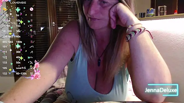 JennaDeluxe online show from May 2026 07:53:02 PM