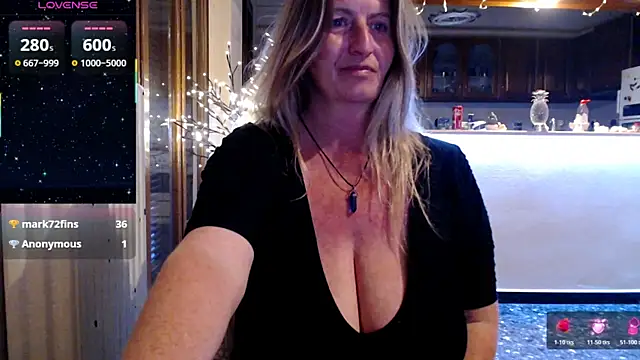 Snapshot of JennaDeluxe chatting on March 2026 04:41:02 PM JennaDeluxe online show from March 2026 04:41:02 PM