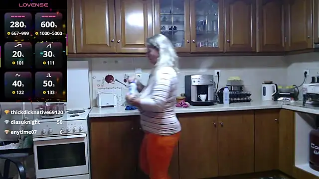 JennaDeluxe online show from April 2026 07:48:01 AM