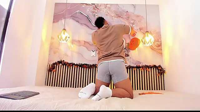 BrianMalonee online show from November 2025 12:09:02 PM