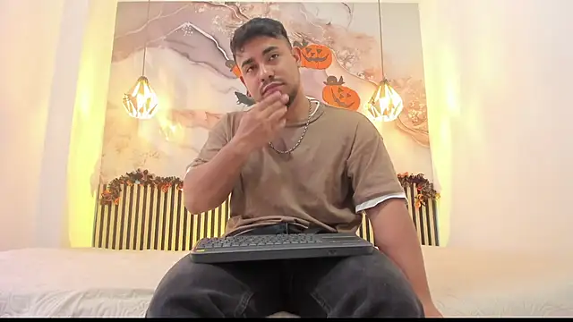 BrianMalonee online show from October 2025 01:01:01 PM