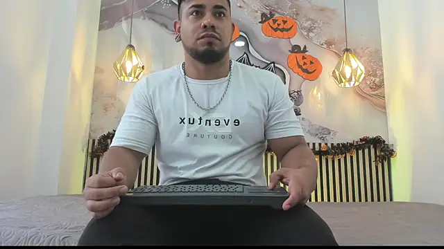 BrianMalonee online show from November 2025 12:54:01 PM