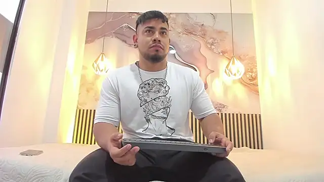 BrianMalonee online show from November 2025 12:09:01 PM