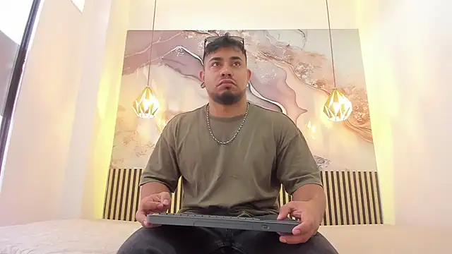 BrianMalonee online show from November 2025 12:10:02 PM