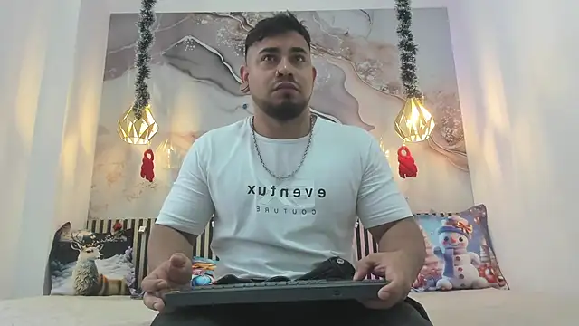 BrianMalonee online show from December 2025 12:04:02 PM