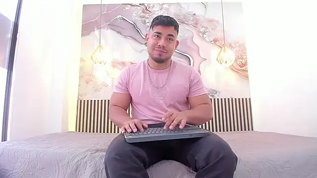 BrianMalonee online show from November 2025 12:42:01 PM