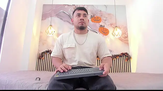 BrianMalonee online show from November 2025 12:09:02 PM