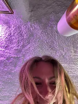 selenaluvv online show from February 2026 04:30:02 PM