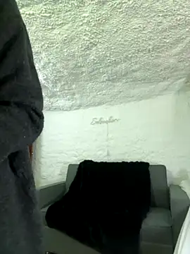 selenaluvv online show from January 2026 04:01:01 PM