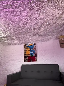 selenaluvv online show from February 2026 04:04:01 PM