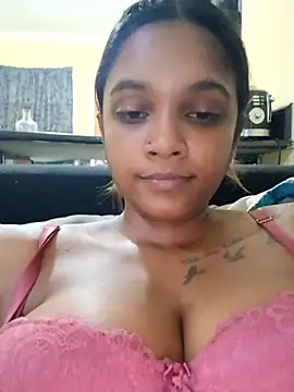 Indianqueen03 online show from October 2025 04:28:01 PM