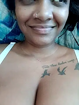 Snapshot of Indianqueen03 chatting on January 2026 01:25:02 PM Indianqueen03 online show from January 2026 01:25:02 PM