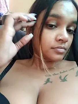 Snapshot of Indianqueen03 chatting on December 2025 12:21:02 PM Indianqueen03 online show from December 2025 12:21:02 PM