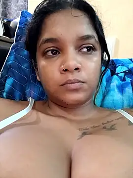 Snapshot of Indianqueen03 chatting on January 2026 01:18:02 PM Indianqueen03 online show from January 2026 01:18:02 PM