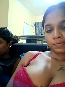 Indianqueen03 online show from October 2025 07:22:02 PM