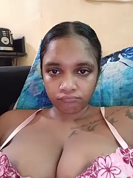Snapshot of Indianqueen03 chatting on June 2026 02:17:02 PM Indianqueen03 online show from June 2026 02:17:02 PM