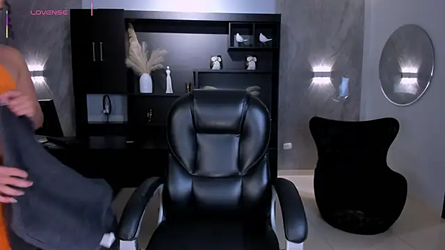 AlessaRomero online show from April 2026 08:31:01 PM