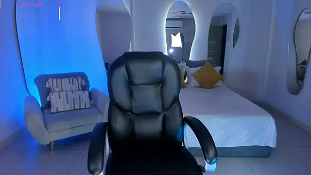 AlessaRomero online show from December 2025 05:36:01 PM