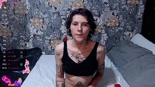 Snapshot of pretty_cristal69 chatting on June 2026 01:11:02 AM pretty cristal69 online show from June 2026 01:11:02 AM