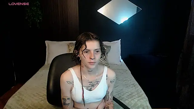 pretty cristal69 online show from February 2026 12:18:02 PM