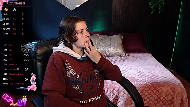 pretty cristal69 online show from March 2026 01:05:02 PM