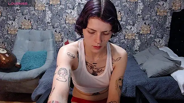 Snapshot of pretty_cristal69 chatting on June 2026 12:27:02 AM pretty cristal69 online show from June 2026 12:27:02 AM