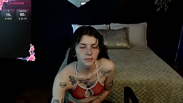 pretty cristal69 online show from February 2026 01:07:02 PM